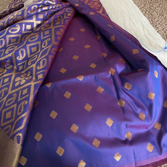 Purple Banarasi silk  Saree with allover  Gold Zari Work + Blouse fabric - Picture 6 of 15